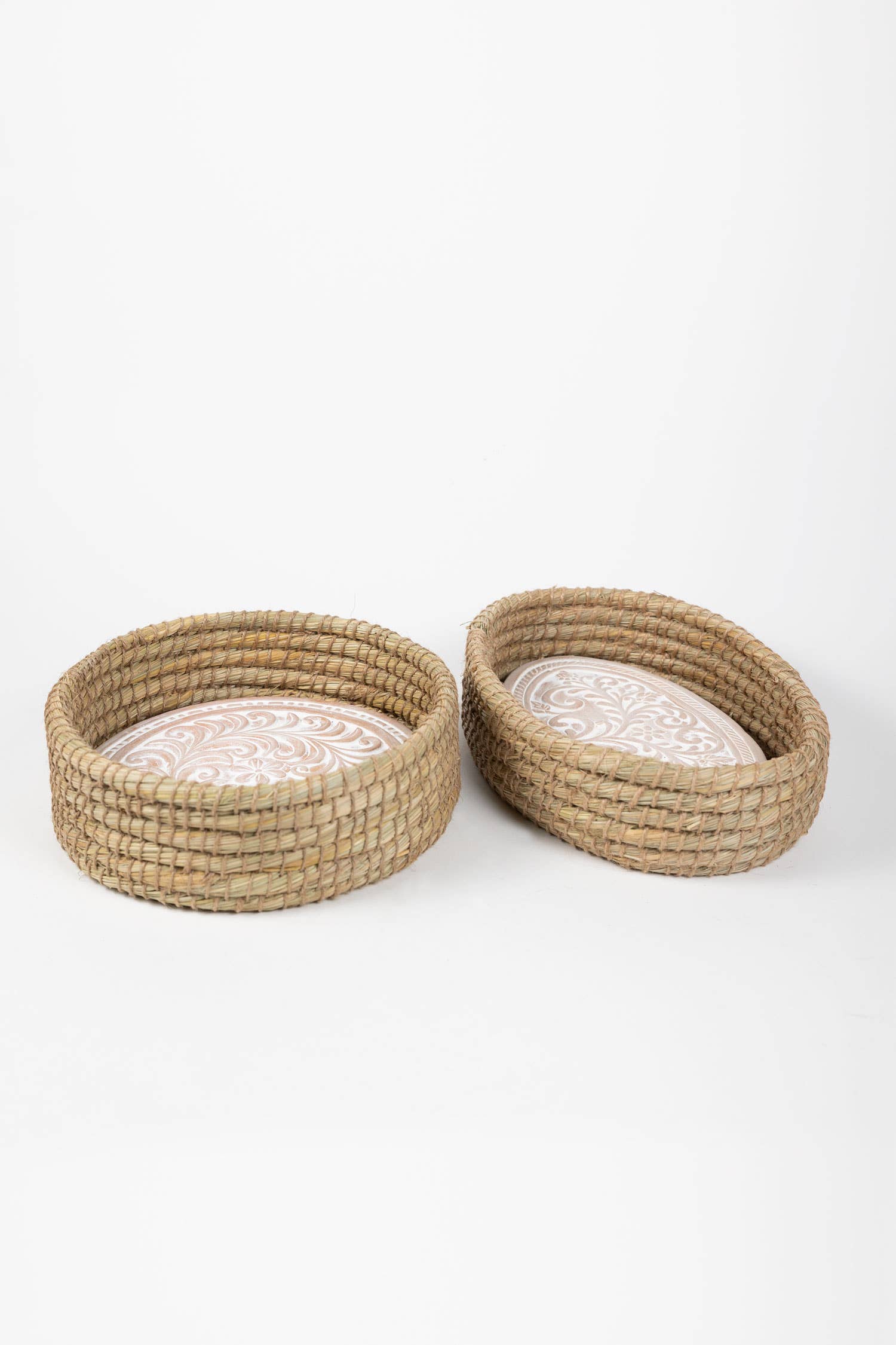 Ten Thousand Villages - Vente Paniers - Corbeille à pain ronde et grillée3