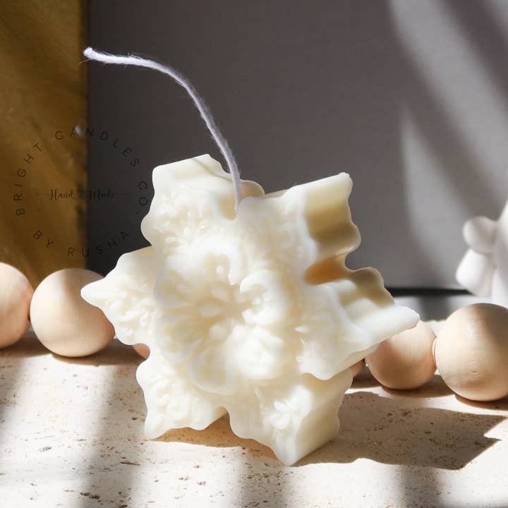 Snowflake | Candela natalizia per la vendita all'ingrosso da parte di Bright Candles Co.