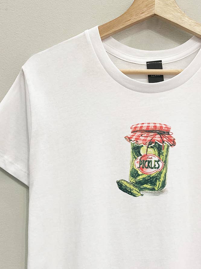 T-shirt graphique bocal à cornichons pour la vente par Sweet Claire