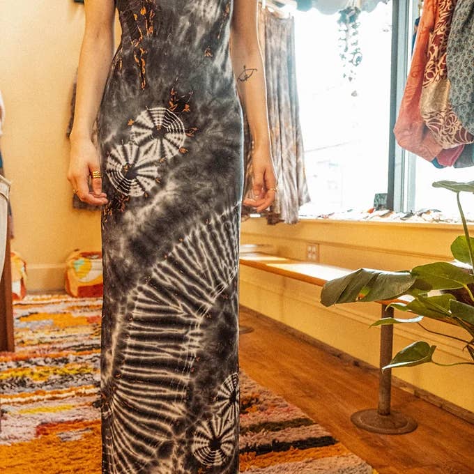 Gardenbelle Shop - Wholesale Dress - Women's - Stretchy Tie Dye Lace Back Maxi Dress