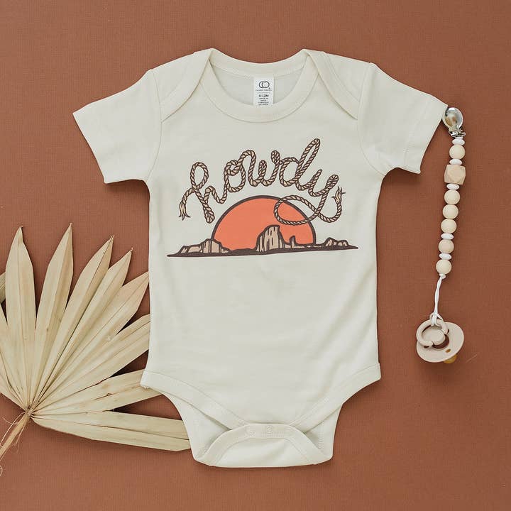 Howdy Western Organic Baby Onesie & Toddler Tee for engroshandel hos Urban Baby Co.