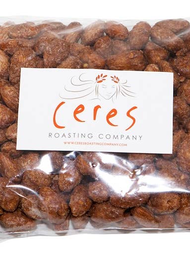 Sachet transparent de 1 livre de noix glacées à la cannelle et d'amandes pour la vente par Ceres Roasting Company