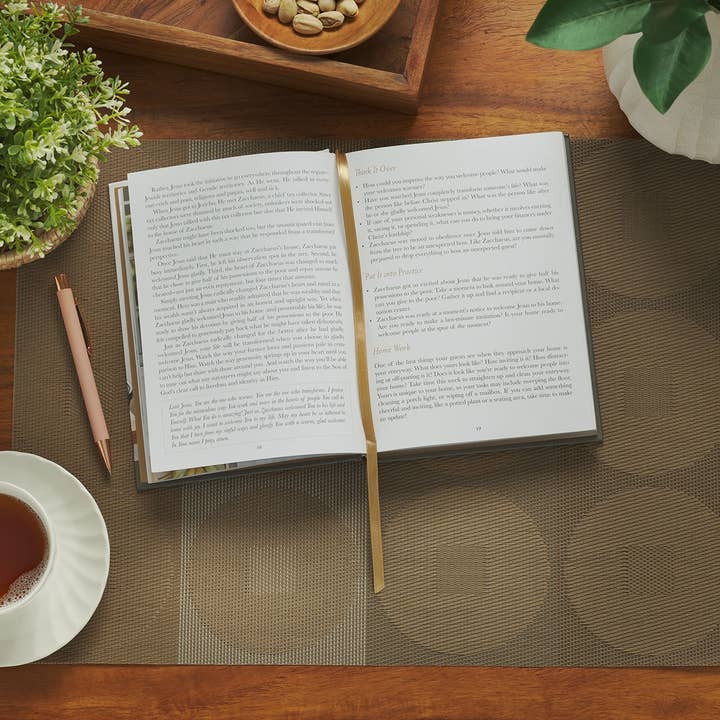 Christian Art Gifts - Wholesale Religion - The Welcoming Home: A Devotional Guide to Hospitality5