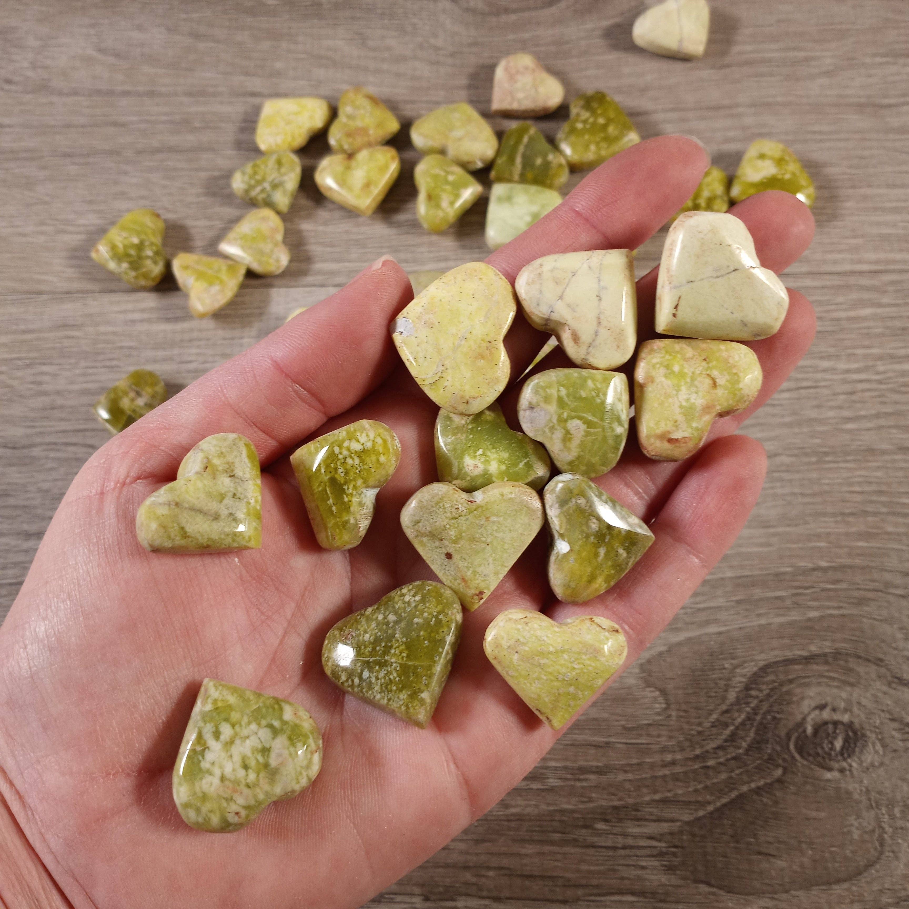 Keystone Crystals - Vente Pierre et cristal de spiritualité - Petits cœurs en pierre précieuse sculptés à la main – Cœur en cristal en gros6