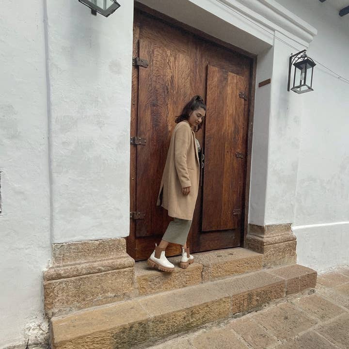 Marfim Botas Chelsea de plataforma em pele marfim para mulher para venda a revendedores na Faire1