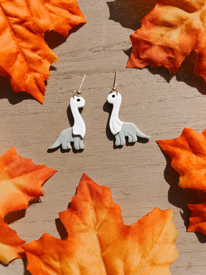 Pendientes colgantes con forma de braquiosaurio fantasma para venta al por mayor de Sunflower Blossoms Boutique