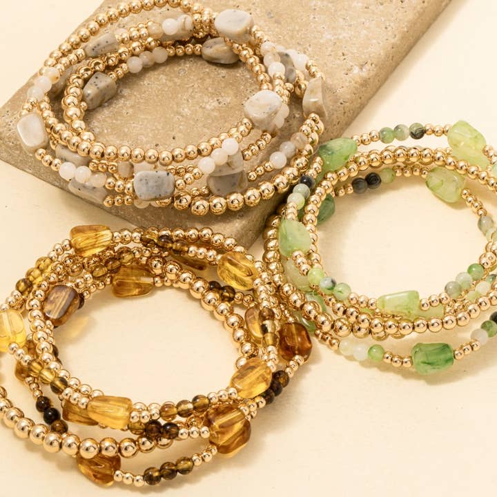 Ensemble de Bracelets en Résine de Petite Marbre et Mini Perles Métalliques pour la vente par Anarchy Street