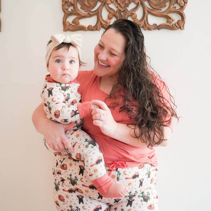 Conjunto de Pijama de Duas Peças para Mulher com Estampa de Panda Vermelho por atacado de Jungle Jams