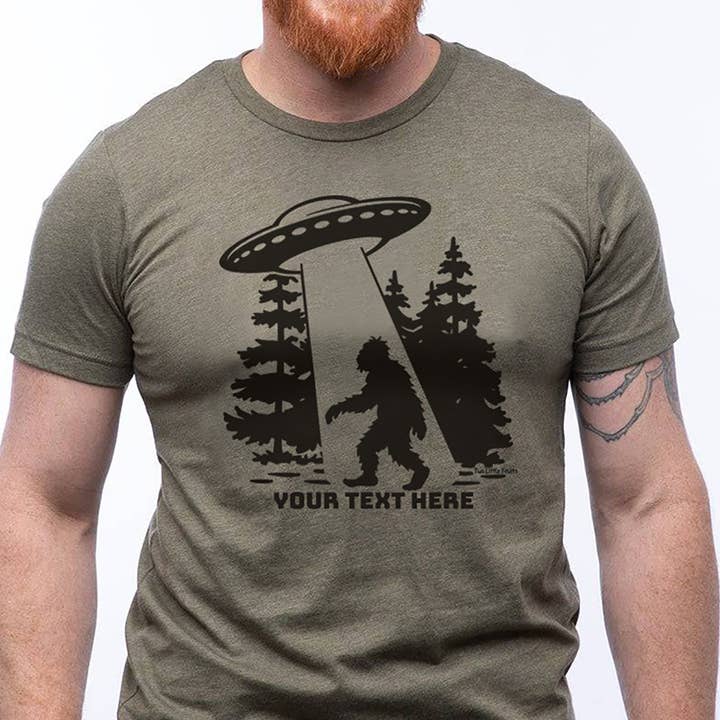 t-shirts | T-shirt OVNI Sasquatch - Personnalisable pour la vente par Two Little Fruits