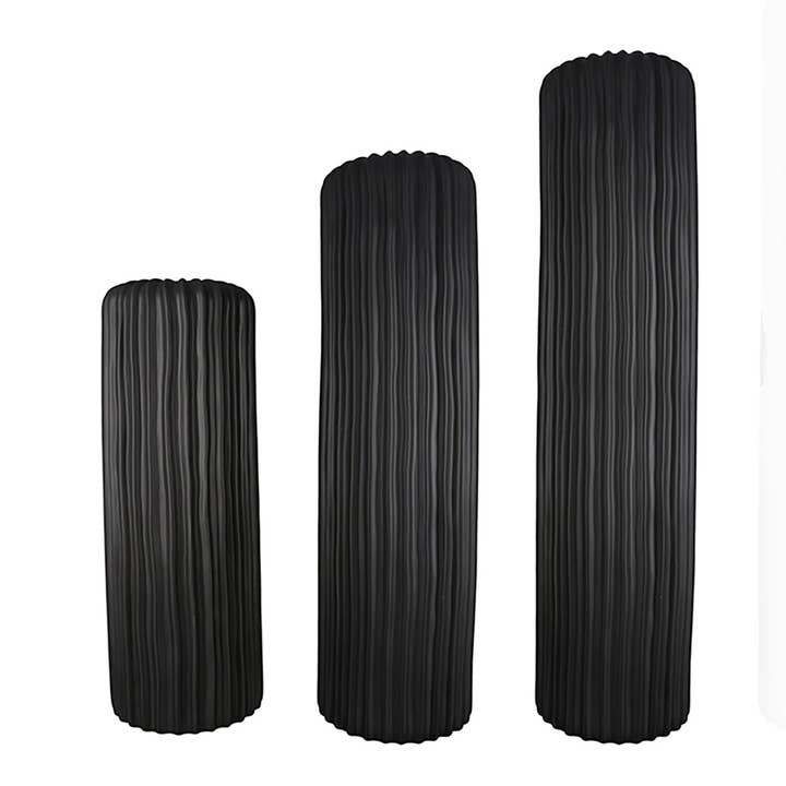 Gilde Handwerk Macrander GmbH & Co. KG – wholesale Vas – Vas „Fjord” i keramik, matt svart med räfflad yta1