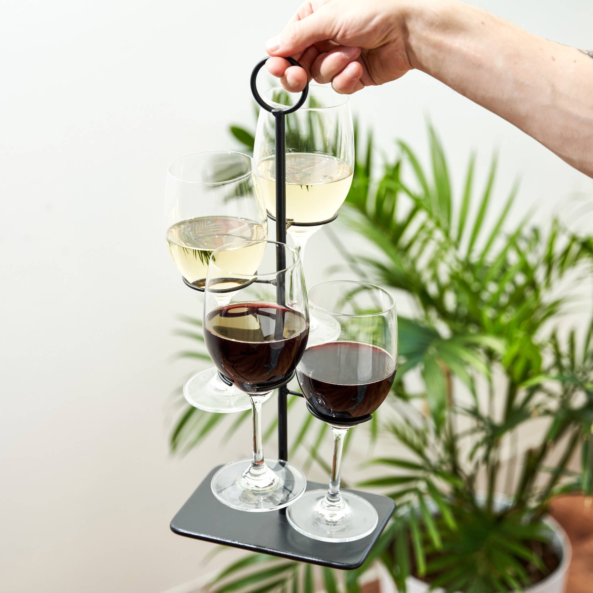 TRUE - Wholesale Beer/Wine Caddy - Hover Black Iron 4 Glass Vertical Wine Tasting Flight2