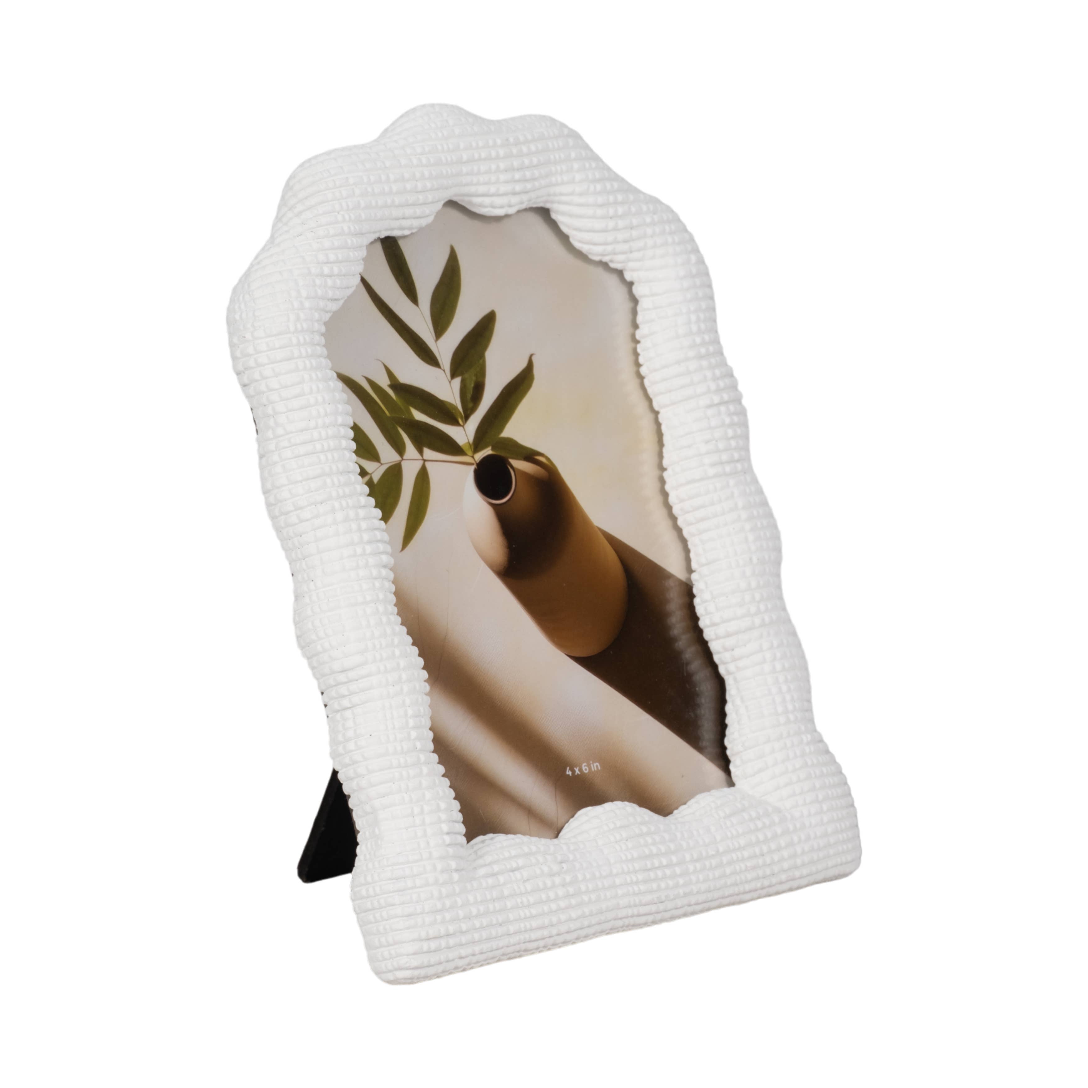 White Photo Frame - Resin with Decorative Wavy Arch for wholesale on Faire29