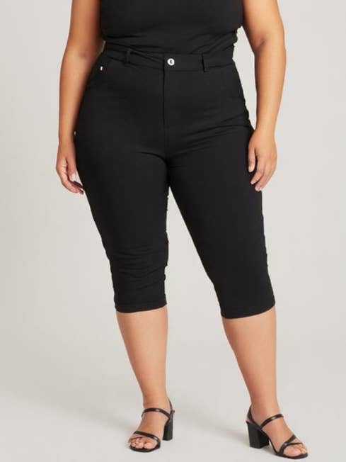 Pomme Rouge Paris - Wholesale Pants - Women's - Black stretch capri pants plus size (B232/BLACK)0