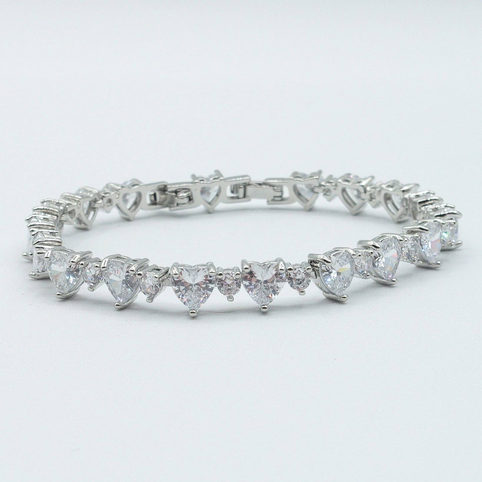 Daemon srls - Vente Bracelet tennis - CHERIE - bracelet tennis avec zircone cubique en forme de cœurs alternés0