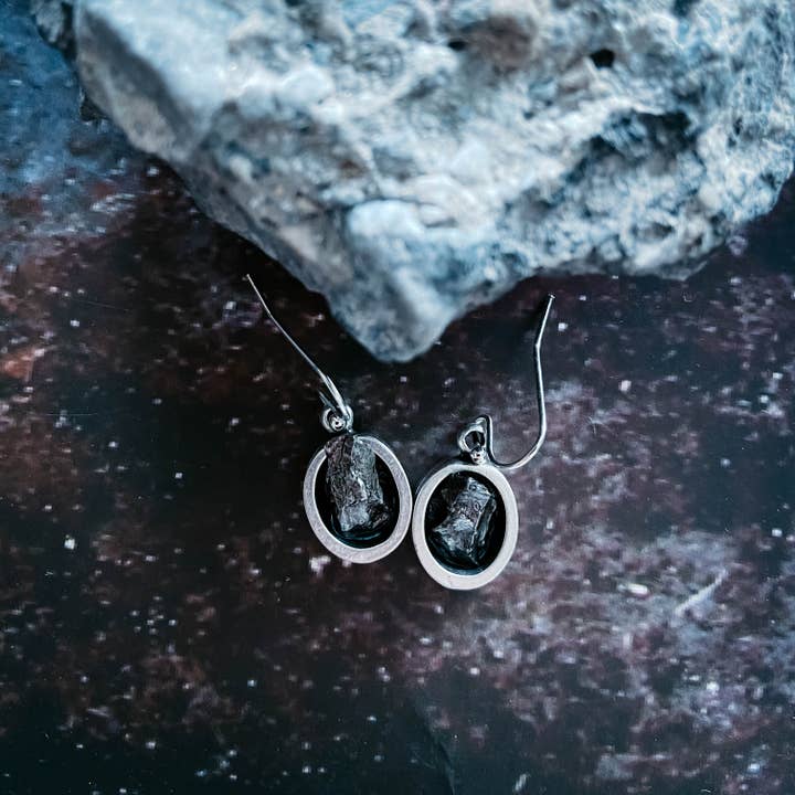 Yugen Handmade - Wholesale Dangle Earrings - Oval Dangle Silver Earrings with Authentic Raw Meteorite6