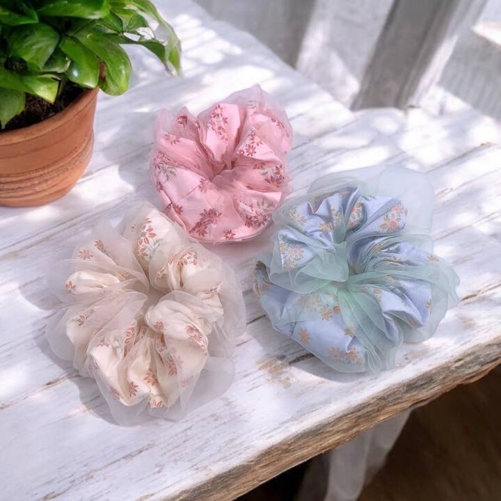 BYREN | ÉLINE L'ATELIER - Wholesale Hair Accessories Set - Women's - Floral pattern scrunchie FQ24M1