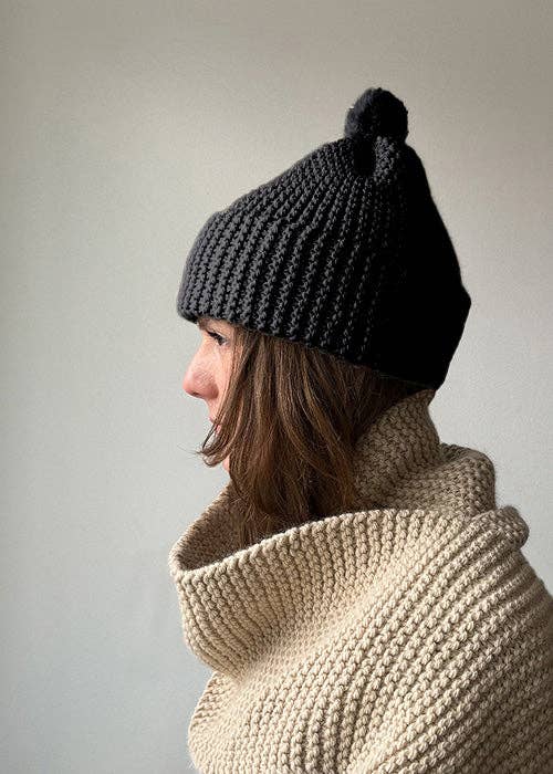 Project Weekend – wholesale DIY craft kit – DIY LEARN TO KNIT CRAFT KIT: CLASSIC POM BEANIE12