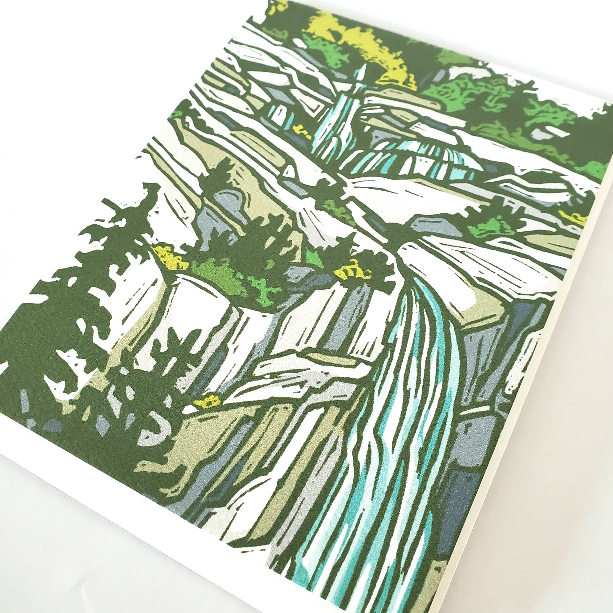 Little Green - Wholesale Briefpapier/indexkaartenset - Ansichtkaart met berglandschap en waterval - kunstkaart zonder tekst1