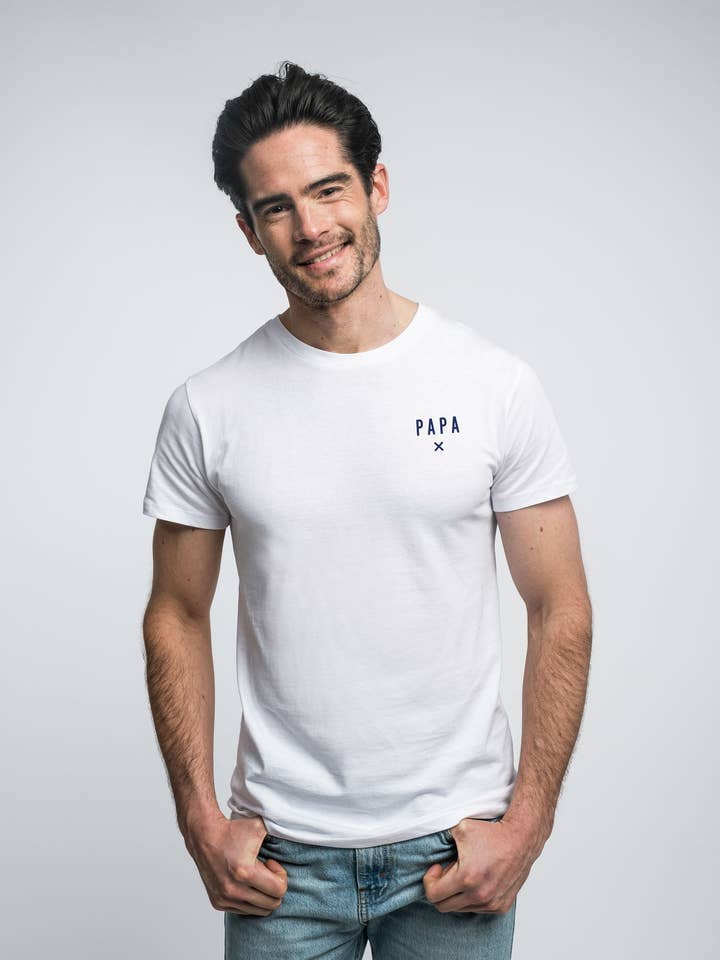 Camiseta blanca para hombre 'DAD X HEART WAF' para venta al por mayor de Le Roi du T-shirt