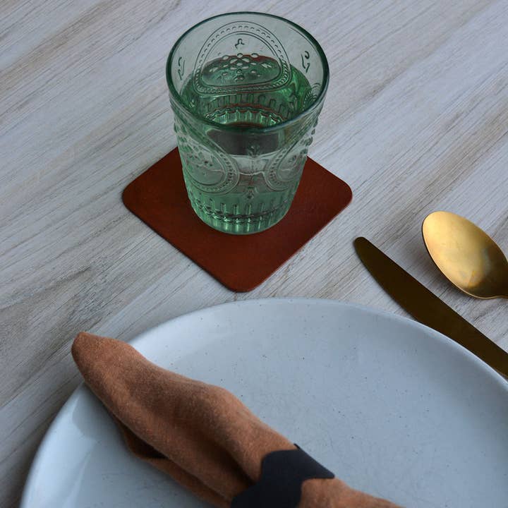 Dichotomie Studio – wholesale Underlägg – Fyrkantigt läderunderläggset: Handfärgat4