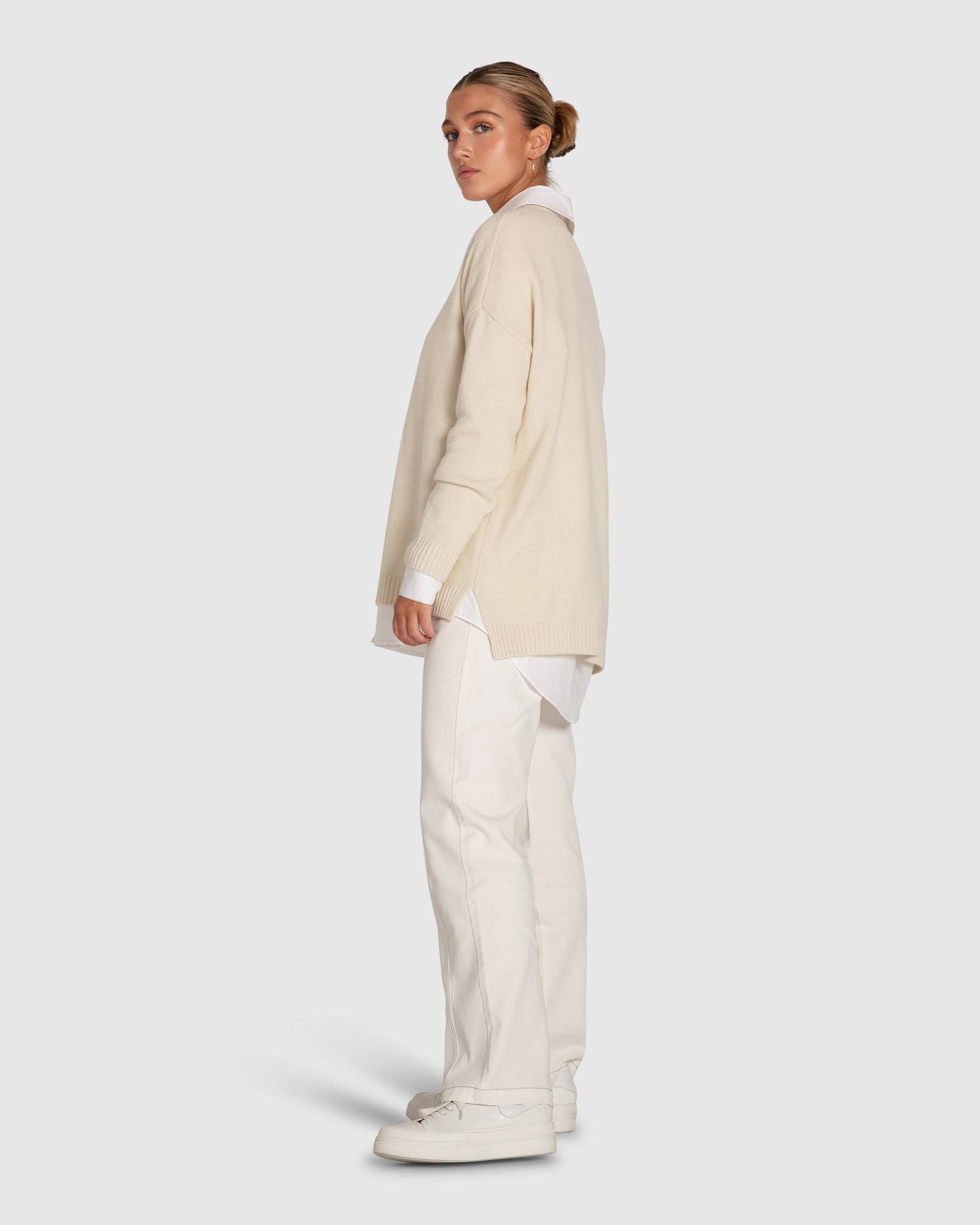 belle & bloom – Großhandel Tunika-Pullover – Damen – Wonder Of You Oversized Pullover aus Kaschmir-Mischung – Creme1