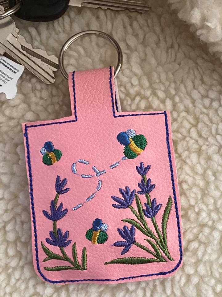 Corrente de chaves desinfetante para as mãos das abelhas, guarda-redes desinfetante de mãos, clipe desinfetante de mãos, porta-chaves desinfetante para as mãos, porta-chaves desinfetante para as mãos por atacado de Woman Owned Small Batch Not on Amazon Handmade