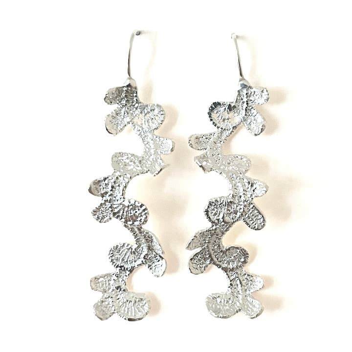 Boucles d'oreilles longues Emilia pour la vente par SarahAnaDesigns