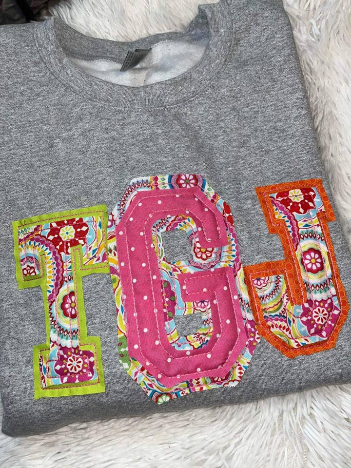 April's Sew Vinyl - Wholesale Sweatshirt - Women's - Monogram Mystery Raggy