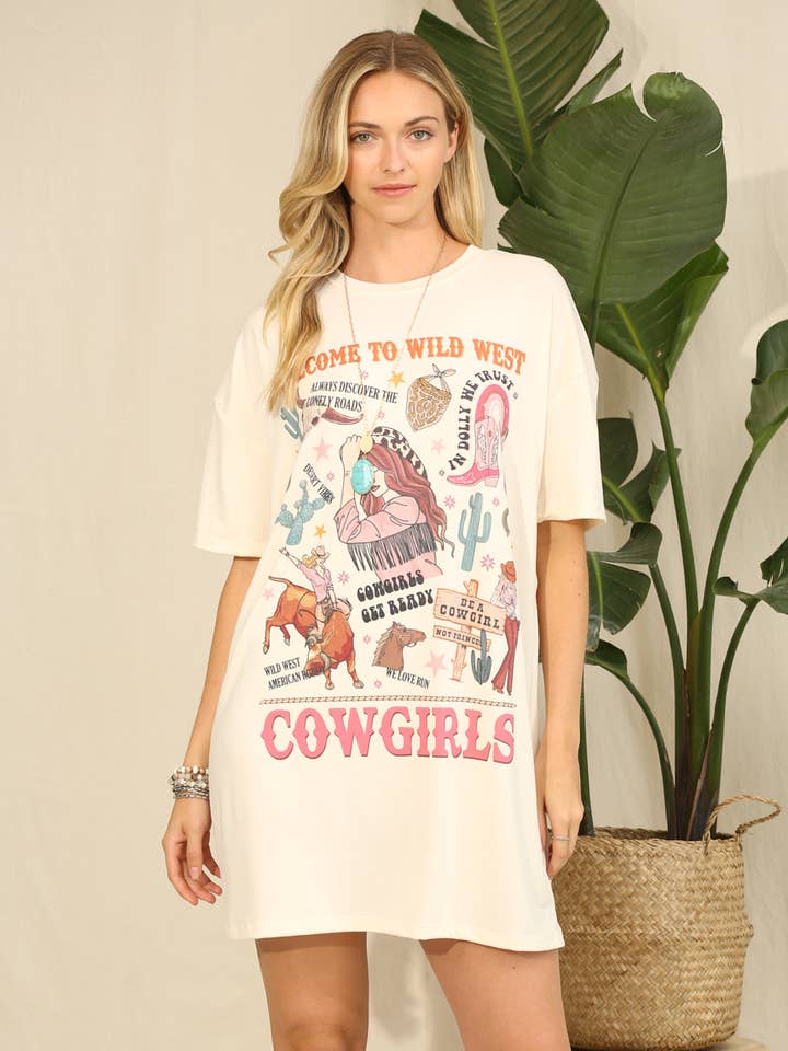 AV1202-ROBE T-SHIRT GRAPHIQUE SANDRA WESTERN COWGIRLS pour la vente par Avery