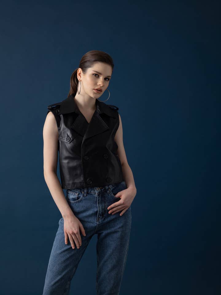 Kurzer Ledermantel – Schwarz für den Großhandel von DUE2store