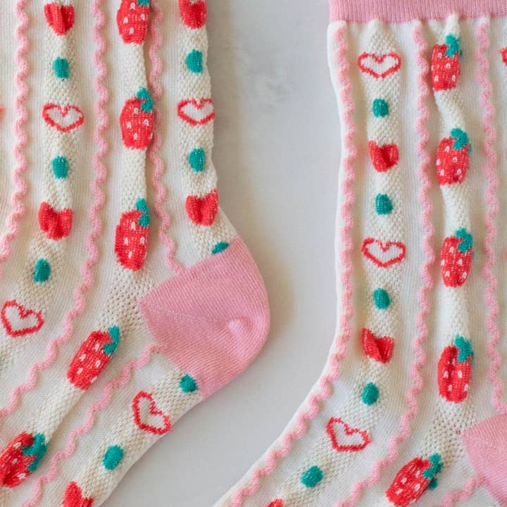 Tiepology - Wholesale Socks - Women's - Retro Strawberry Casual Socks1