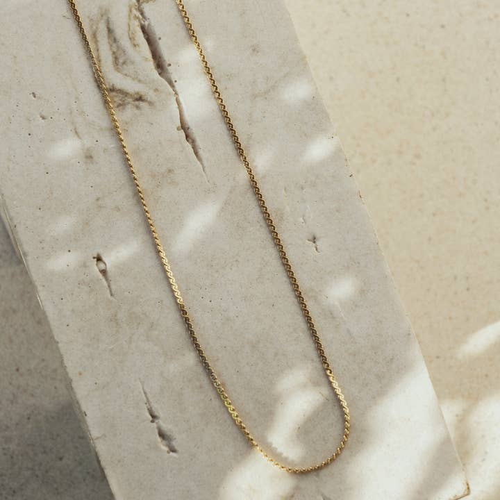 Olivie Twisted Guldhalsband för wholesale av Faya & Co.