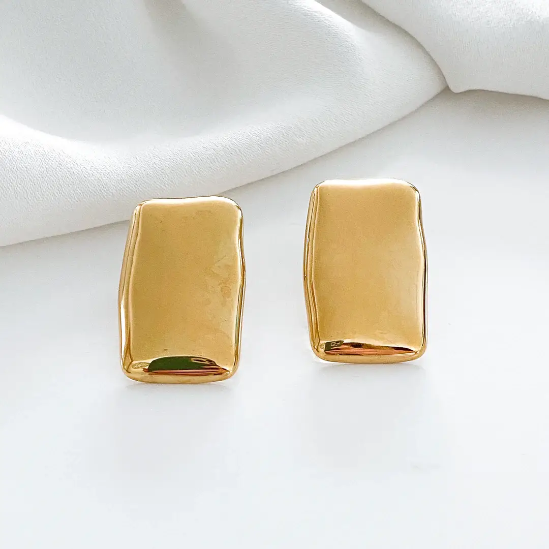 Nicholls Jewellery – wholesale Dangle earrings – Rectangle Flat Gold Statement Earrings2