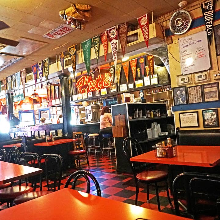 Cabane intérieure pour la vente par Ann Woodall Studios