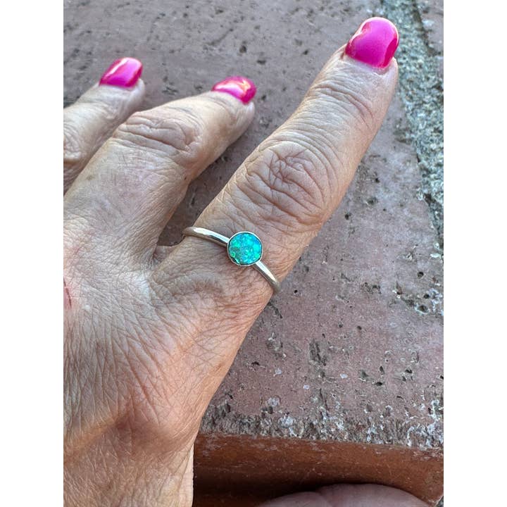 Nizhonitradersllc - Wholesale Single Stone/Solitaire Ring - Zuni Sterling Silver & Green Opal Dot Ring3