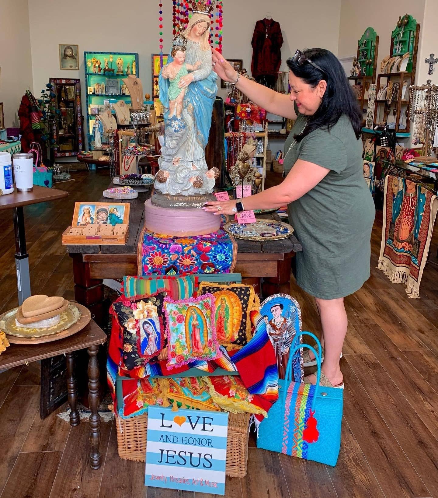 Love and Honor Jesus LLC - Wholesale Party Hat/Crown - Fancy Crown Flowers7