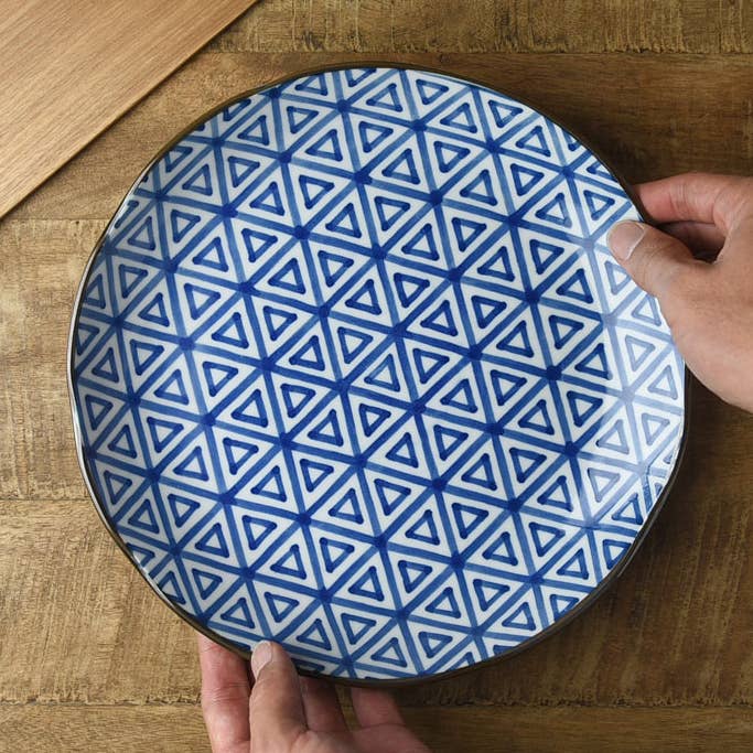 Japanese pattern triagle 24.5cm plate for wholesale by Yamani