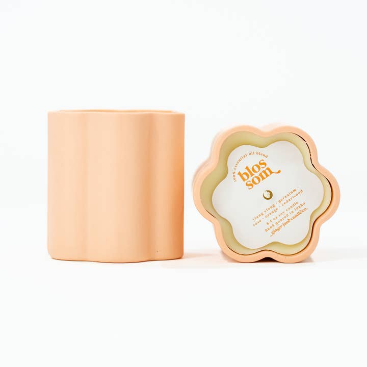 Ginger June Candle Co. - Wholesale Jar/Filled Candle - CERAMIC DAISY • 100% essential oil soy candle