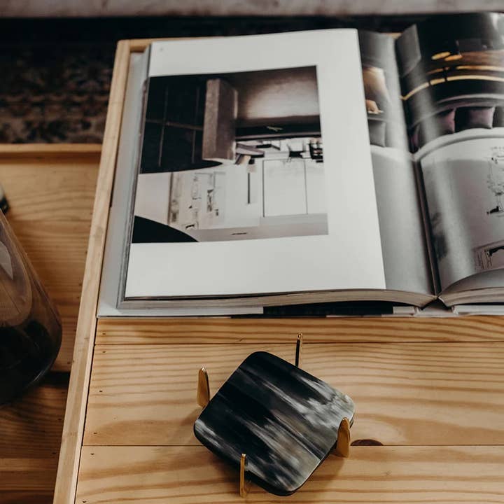 The African Home Goods - Wholesale Coasters - PURE BRASS & ANKOLE HORN COASTER SET OF 45