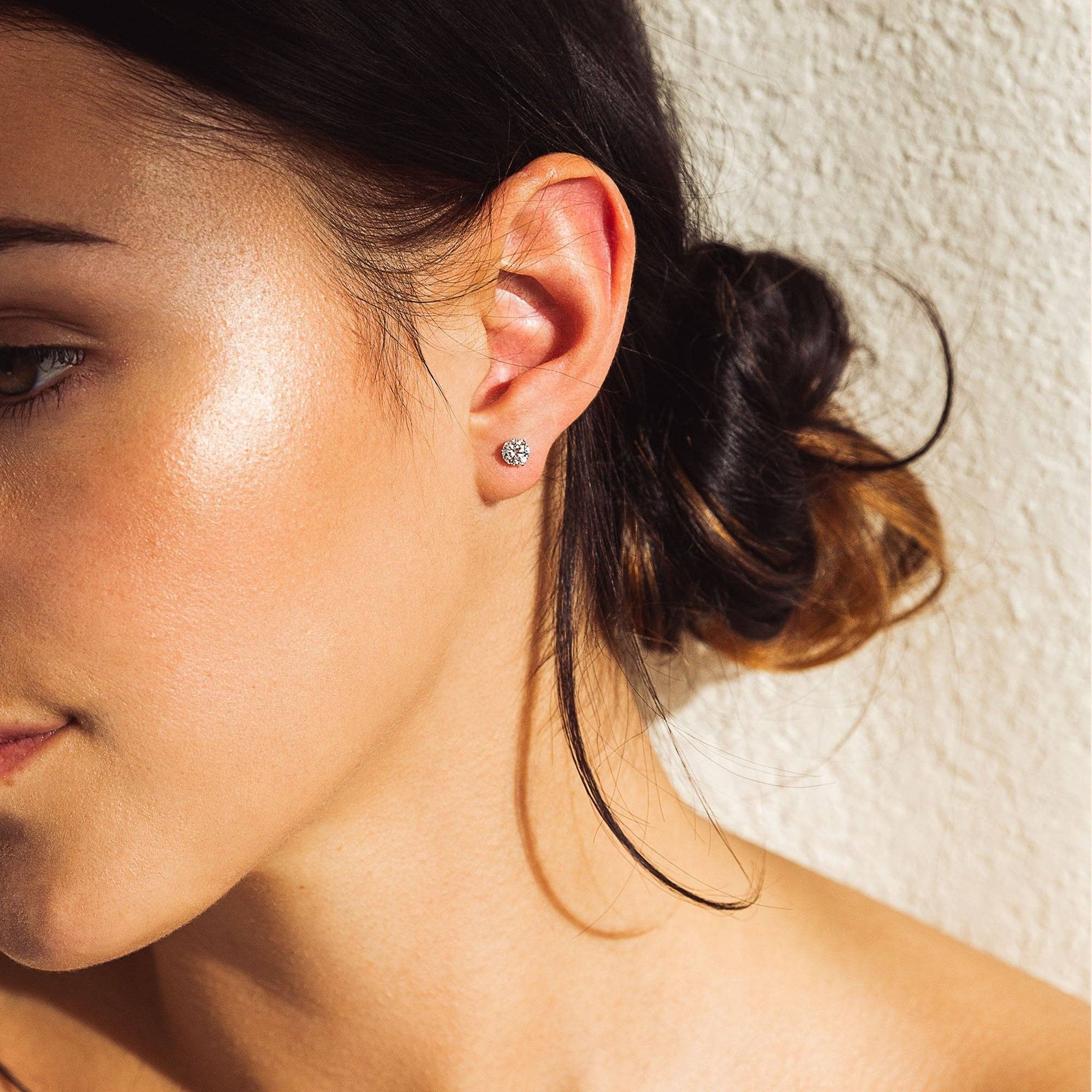 Lavishe Jewelry - Vente Clous d'oreille - Clous d'oreilles à tige en or massif 14 carats certifiés GRA en moissanite1