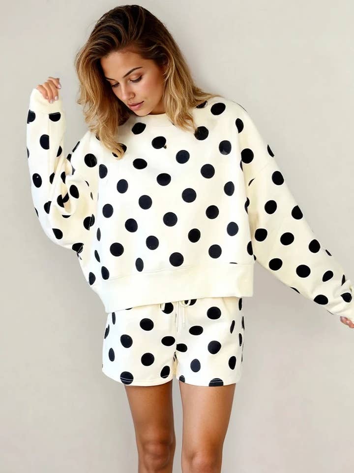 Kaylee Polka Dot Print Pullover Shorts Set - Crème voor wholesale door Indie & Co. | Women's Apparel