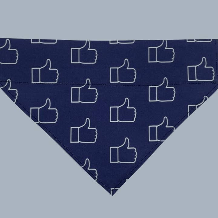 Pañuelo divertido para perros sobre el cuello de Thumbs Up Social Media para venta al por mayor de Woofingtons & Company