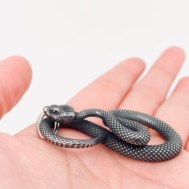 Mio Queena - Vendita all'ingrosso Attrezzature per lavoretti e fai da te - Ciondolo a forma di serpente in acciaio inossidabile annerito - MJ/MNP4