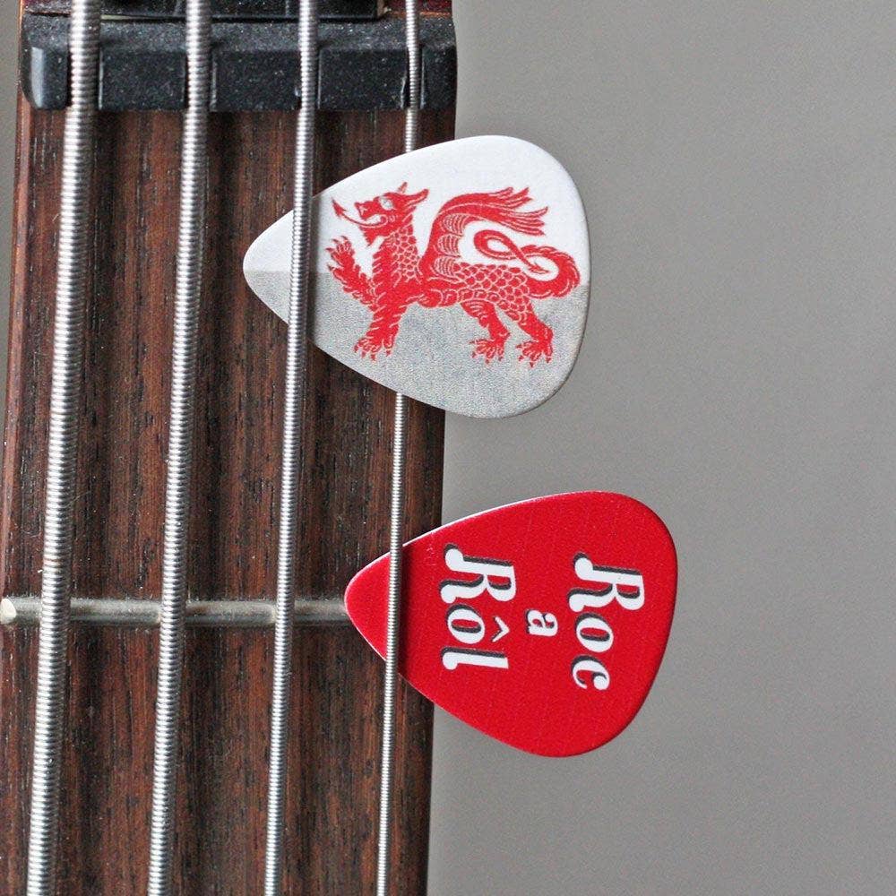 The Welsh Gift Shop – wholesale Music accessory – Plectrum / Guitar Pick Set - Welsh Dragon & Roc a Rol0