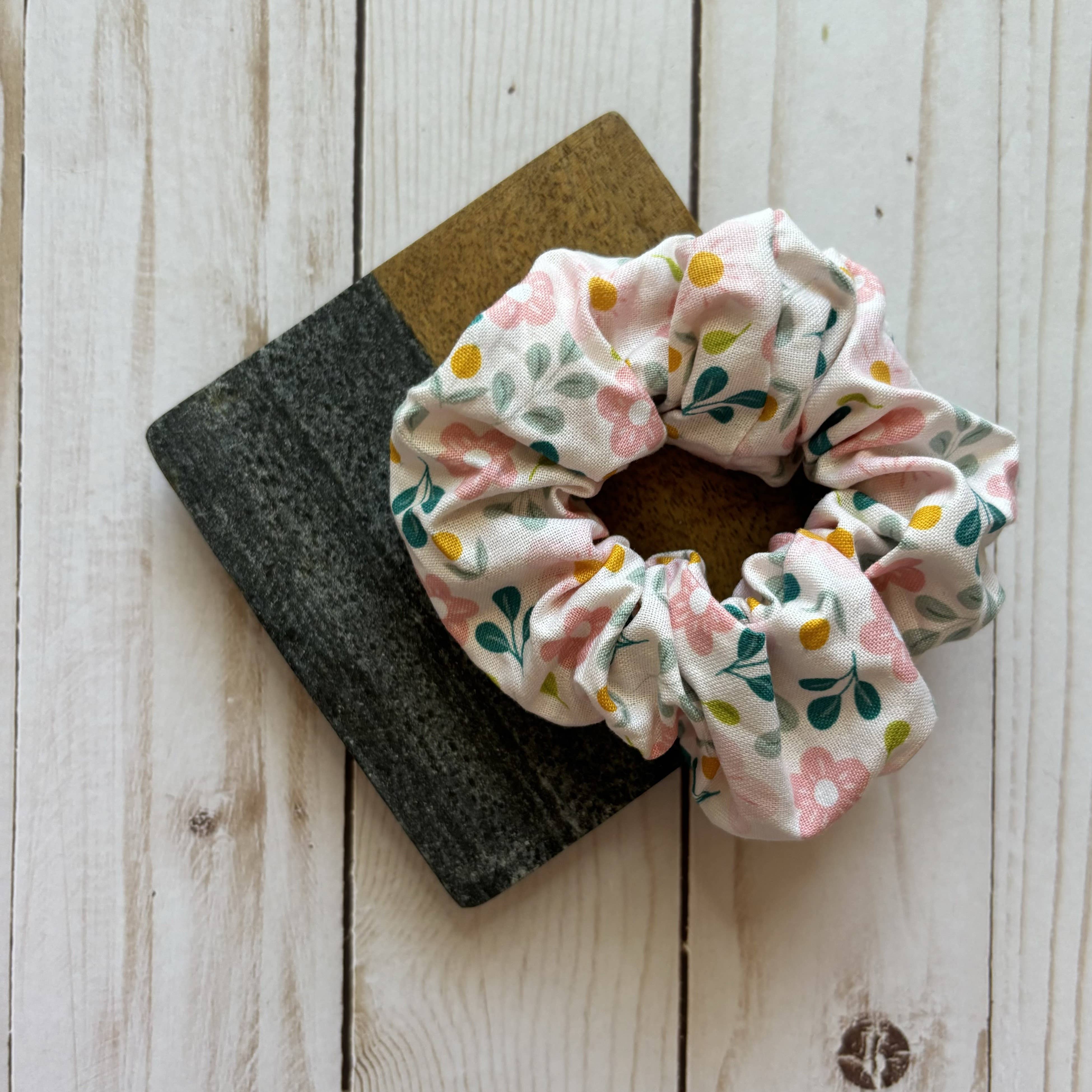 QuietJoy - Wholesale Scrunchie - Women's - Pink Floral Cotton Handmade Scrunchie0
