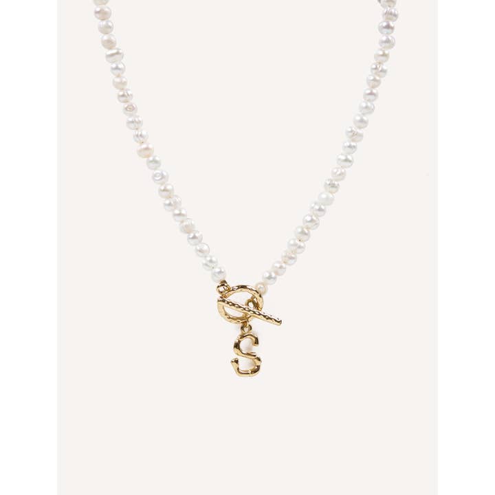 CUCOCUCA - Wholesale Choker/Collar - Handgemaakte parel choker met etnische letter1