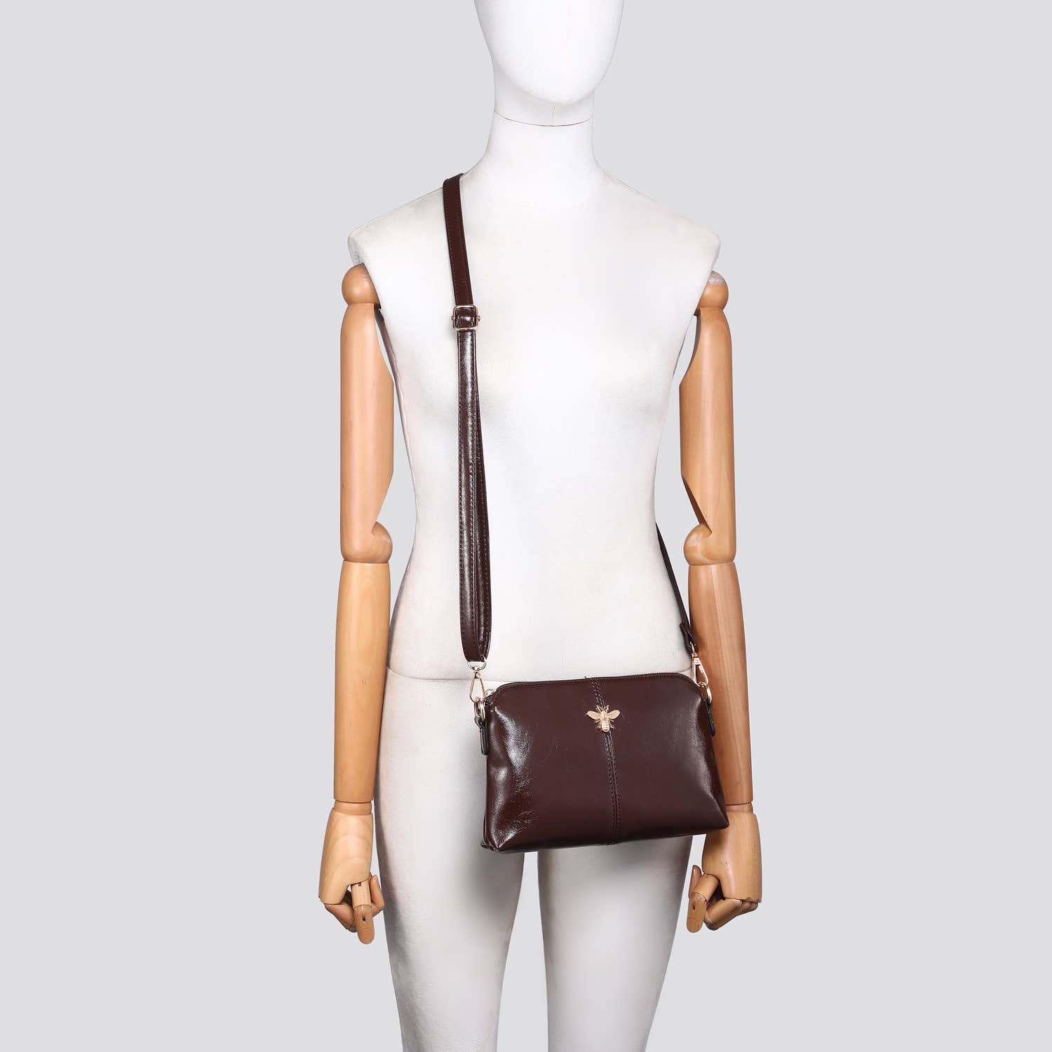 House of Milano – wholesale Crossbody bag – Women's – Faux Leather Crossbody Bag with Bee Logo # 2670112