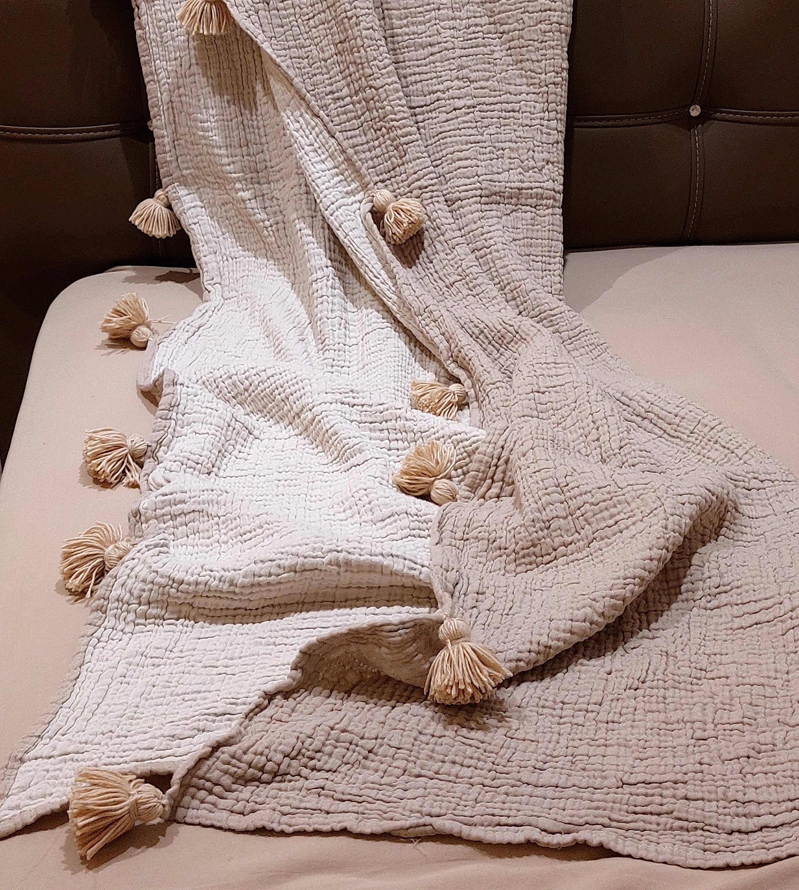Aseel Buy Good - Wholesale Throw Blanket - Oeko-Tex Certified Muslin Pom Pom Tassel Throw Queen Size4