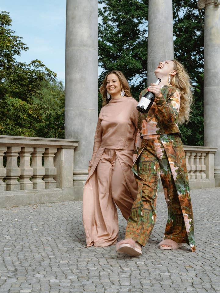 Stefanie Laabs - Lizenz zum Genießen - Wholesale Top & Pant Set (NOT Loungewear) - Women's - The whole OUTFIT: wrap pants + top as a set - “Ich bin eine Teckerlady”