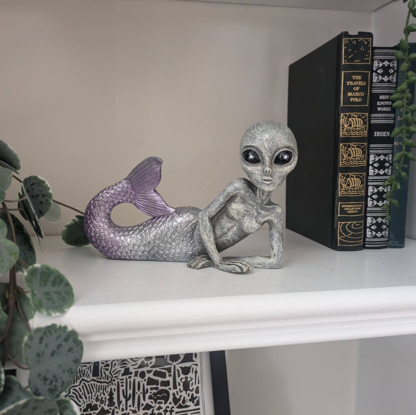 John Bernard & Company – wholesale Decorative figurine – Alien Invasion Sexy 10” Lying Mermaid Alien Statue Mermalien9